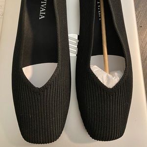 Brand New Vivaia Black Flats